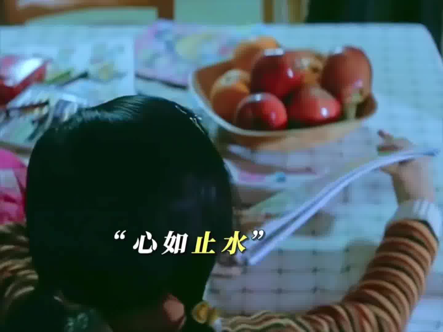 这种小孩最精了，故意拿出来让劫匪撕