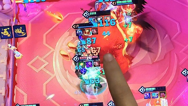 金铲铲设计师约到女枪 COS 了