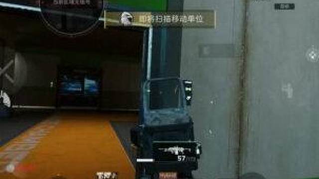 只需按住开火键，打你头气不气