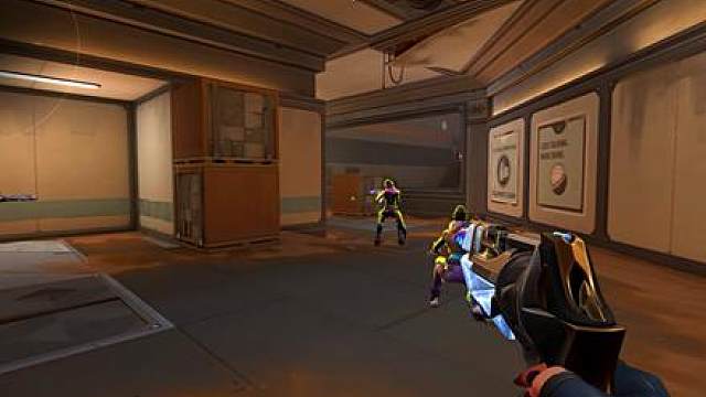 “我拼了命的隐藏着痛，努力微笑想让你回头”