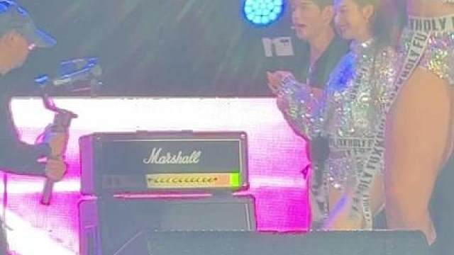 台下的观众就我一个！！