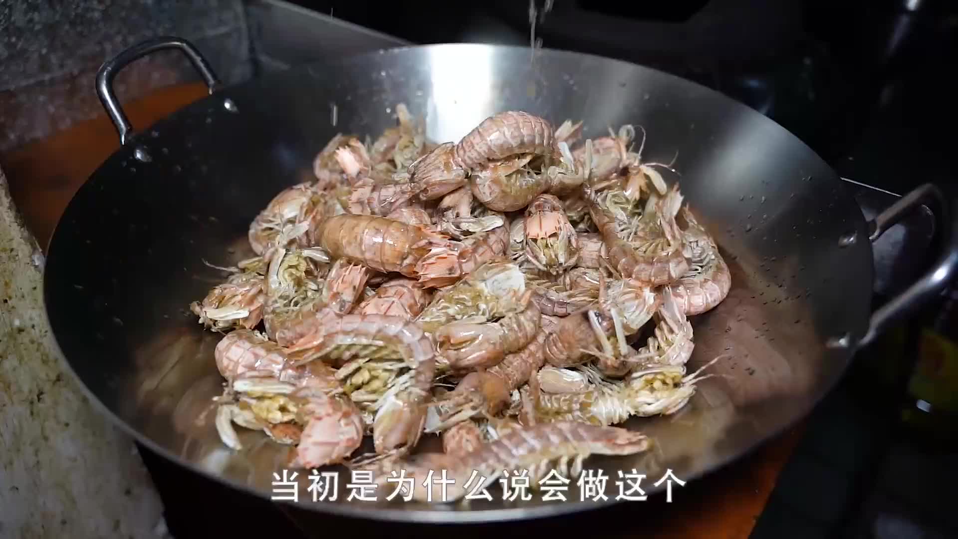 泉州夫妻夜市摆摊卖海鲜5年，1车16种海鲜，周末1晚能卖10000多