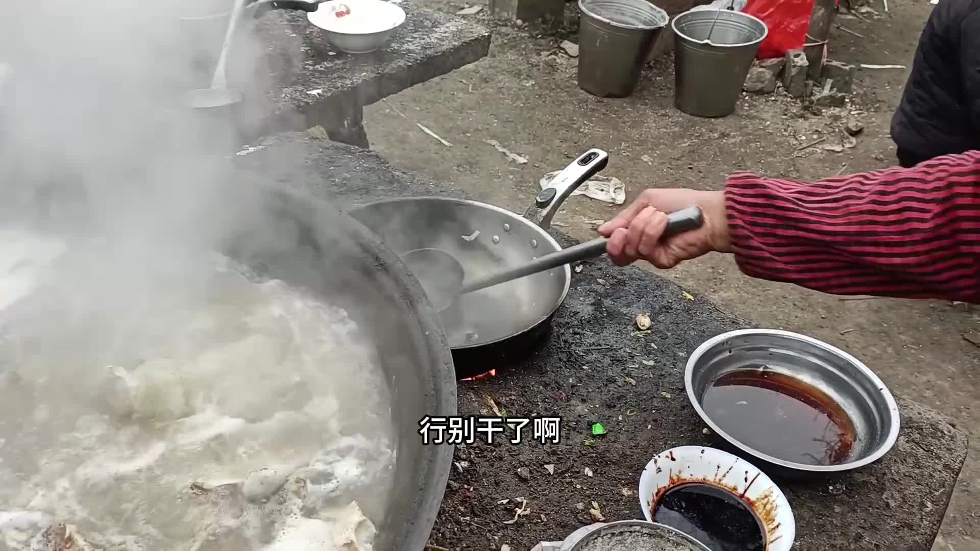 山东大集吃一碗大肠炖豆腐