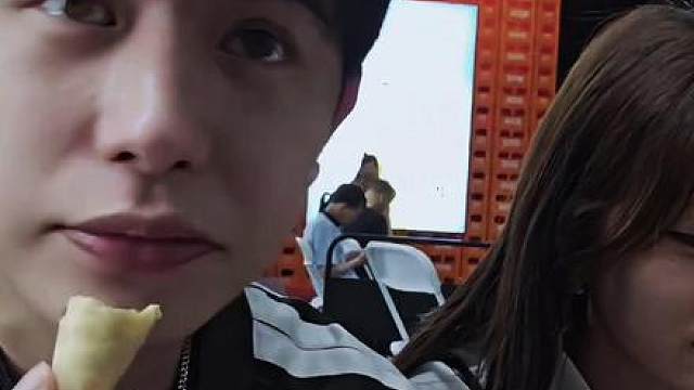 童锦程妹子问到致命问题，三两句话就把妹子说开心了