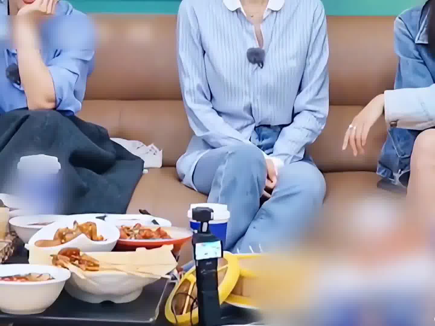 秦岚：炫上啦？辛芷蕾：饿了