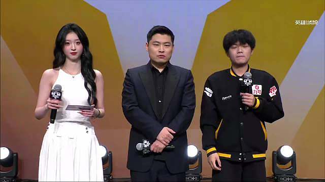 【重庆 赛后采访】
 (宋季泽)：
尝试一下我们多多练习的阵容，看看有没有用；
训练赛玩了几把，这也