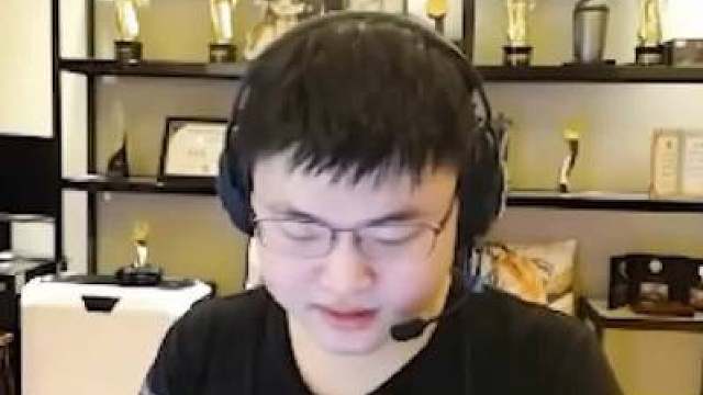 我差点以为开哥真回来了！

我去搜了一下这个直播间，第一眼真的恍惚了长得也太像了吧，声音也像，就是有