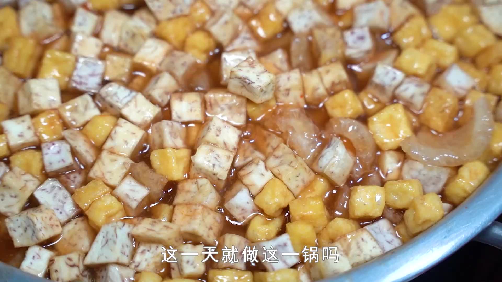 10元1碗的杂菜卤，夫妻俩做了20多年却不挂招牌，1天就卖3小时