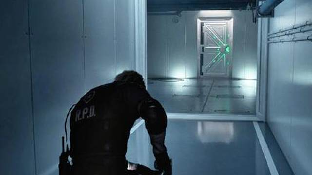 “当里昂体内的病毒开始发作，他的身体已经到达极限”