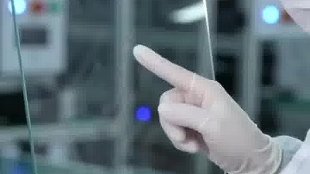 利洁净千级丁腈手套专为玻璃面板打造