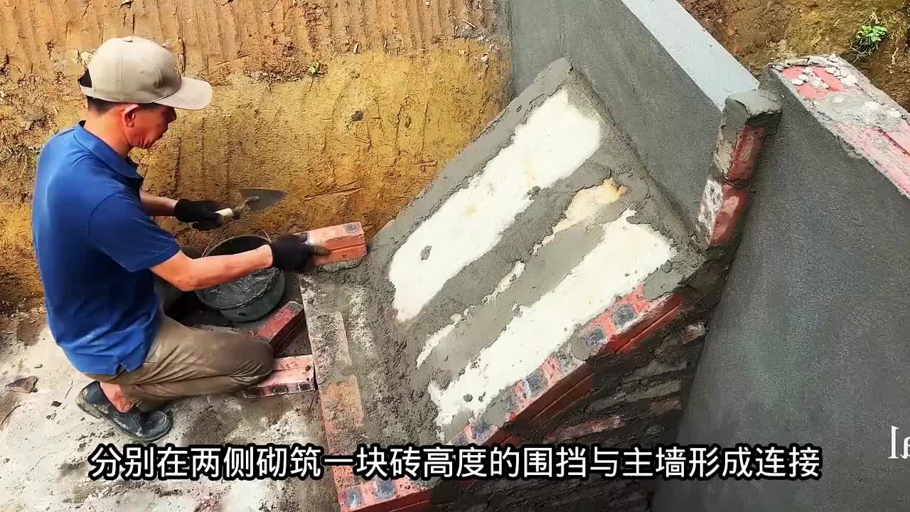 男人竟然在水沟里徒手建造了一座小型水力发电站，手艺真是太牛了