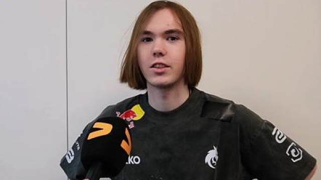 donk明示留队意愿；游戏重构换弹机制。