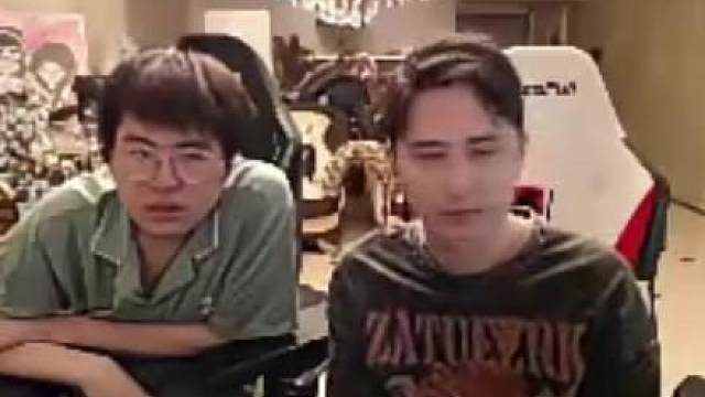 姿态记得解说比赛，记得读弹幕说G2专打4保1，姿态：无所谓，我既不是1也不是4，我甚至都没打