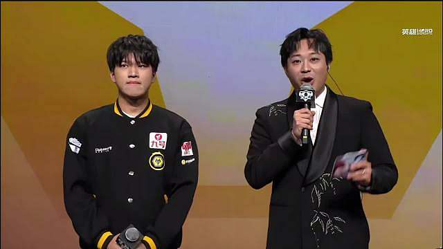 【重庆 赛后采访】 
 （苟宏鑫）：
还没有；
队友看我挨打了就帮我还手；
就让我释放本性吧；
没有