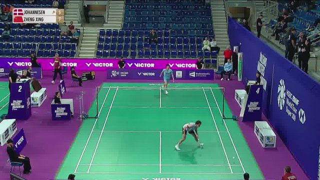 王正行假动作晃晕对手 网前小球手感细腻