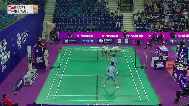 朱一珺后场重炮 双人配合一锤定音