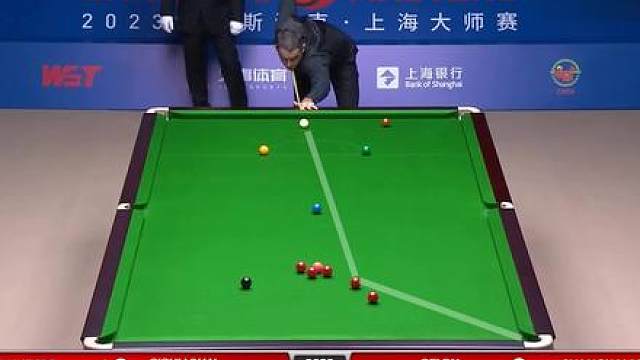 奥沙利文好不容易贴次球，还被主裁“揪小辫”了