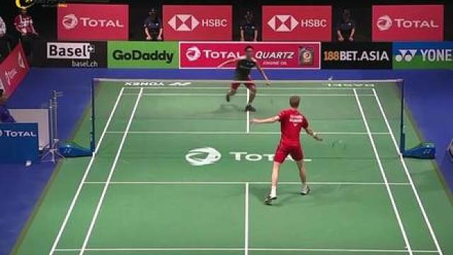 作为林李时代后最强男单，那一年他的一身太阳橙席卷整个羽坛，开创了自己的时代