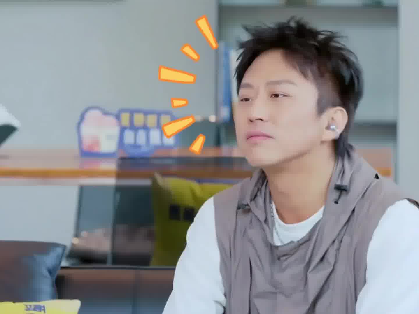 这不是比丑了，这是比恶心吧