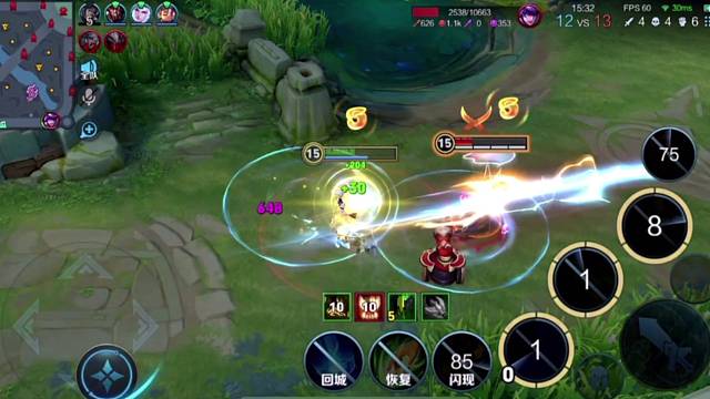 很难想象一个法师的输出方式，竟然是用闪现把自己发射出去