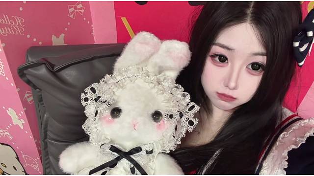 你一句喜欢小猫，我拿着耗子拼命往嘴里塞