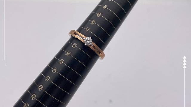 谁规定钻戒一定要为爱情流泪？它还能为爱豆发光