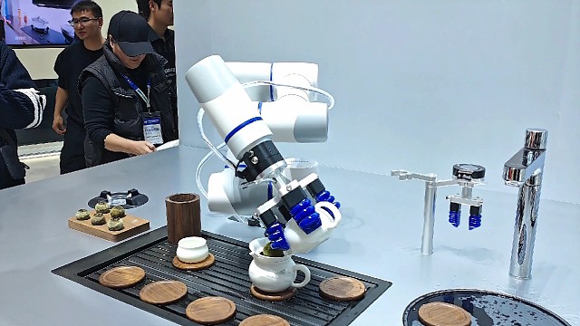 智能家用机械手臂