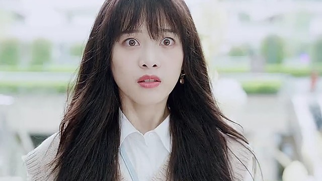 卢晚晚暗恋五年的发小和闺蜜偷偷在一起了，最后和闺蜜误会解决，和任初告白两个人终于在一起了 #神仙剪刀