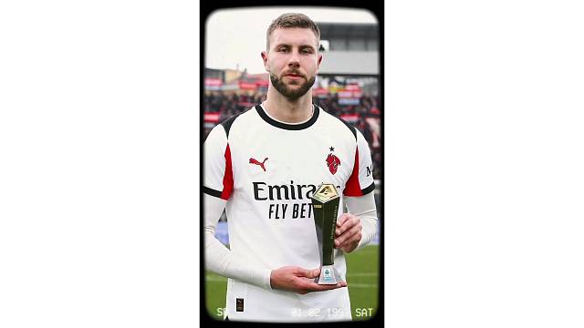 现场视角感受下AC米兰帕夫洛维奇的凌空世界波