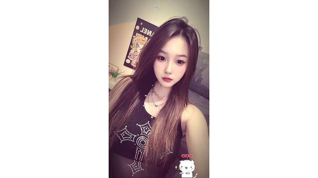 跟我对视8秒我指定让你爱上我。