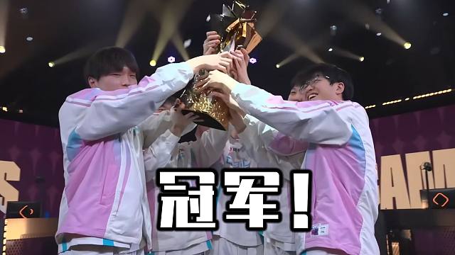 楚钧：二路解说接入语音？这就是BLG的运营！