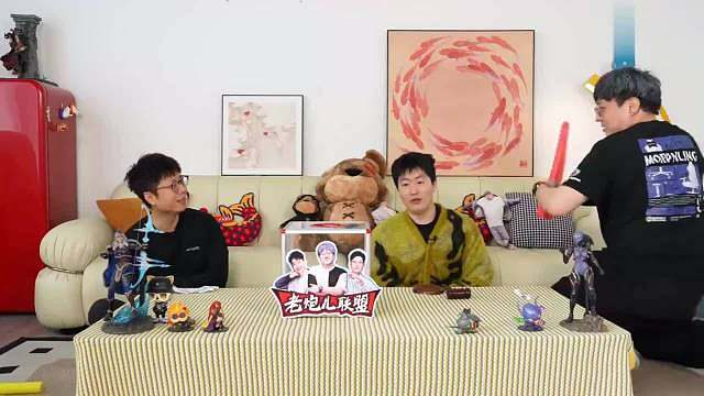 管泽元米勒娃娃聊Doinb打刀塔:直接找AME跟Doinb，Doinb现在玩刀塔挺火的，Dota的翻