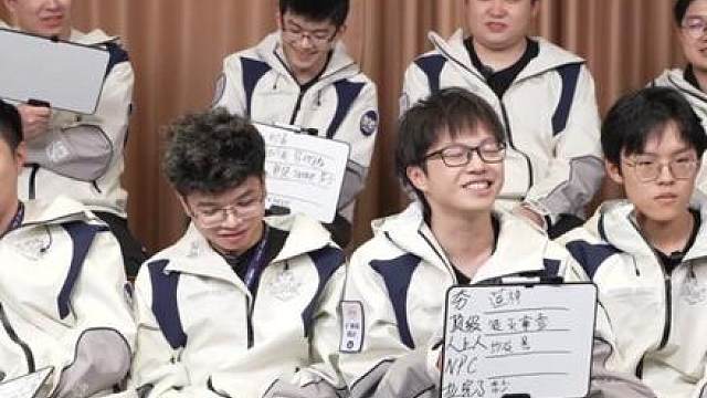 决赛8名选手锐评环节，赛寒惨遭爆破！