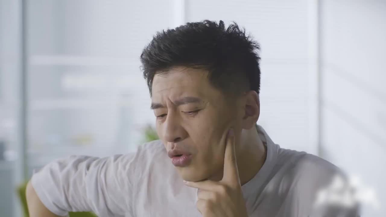 张雪峰宁可自掏腰包补贴老员工，也不想给他升职加薪，原因太真实