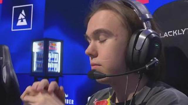 亚洲一哥屠龙成功掀翻魔王 绿龙狼狈淘汰出局