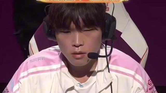 Bin哥摇头进入超频模式，开始河道武器大师一打四！