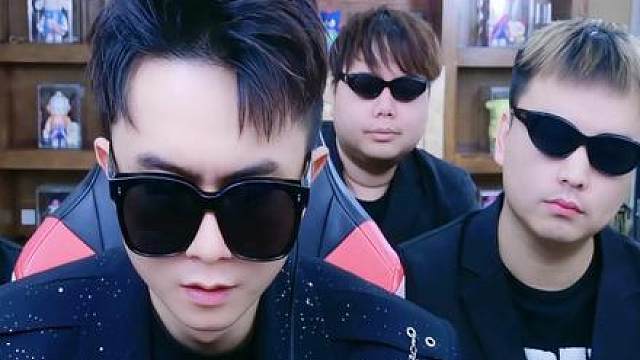 个人竞技胜利广场，为什么职业选手打不过路人王？