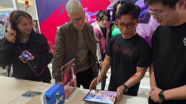 百亿老总库克空降瓦手展台