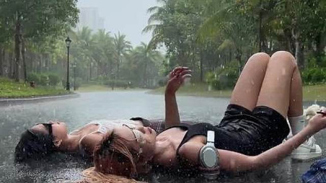 一起淋雨