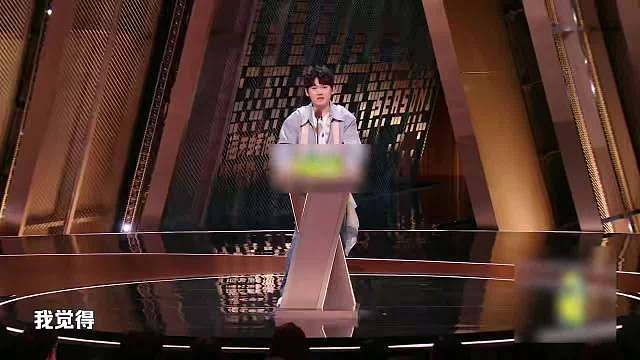 JackeyLove你快回来吧，背后都快成一片废墟了
JackeyLove刚在回应了退役争议，说自己