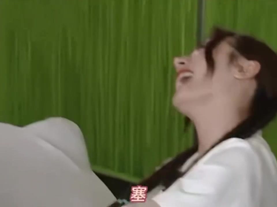 隔着屏幕都能感受到迪丽热巴的尴尬