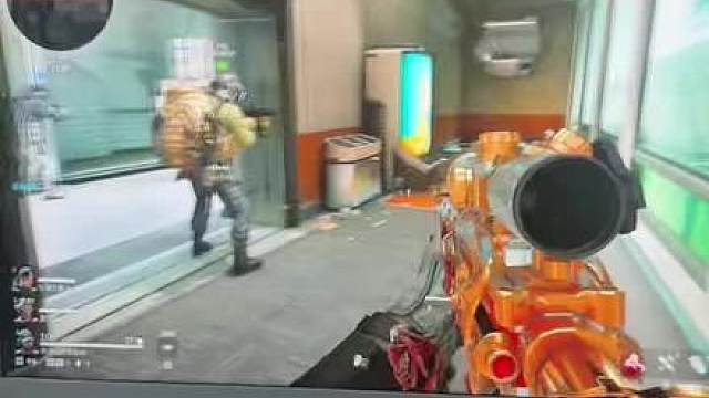 坐等开餐的哈基峰