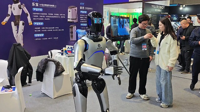 全尺寸人形机器人