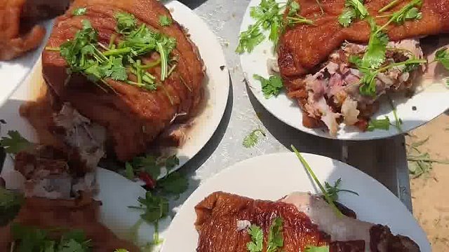 上桌就抢的虎皮肘子，大席硬菜之一，皮糯肉香