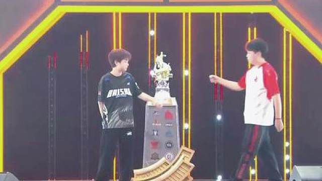 当周末遇上了季后赛的AB大战！