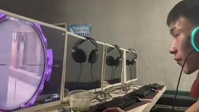 这位同学 你站起来干什么！