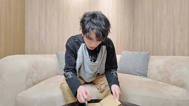 ：谢谢我的歌迷朋友

 

 


 ​​​