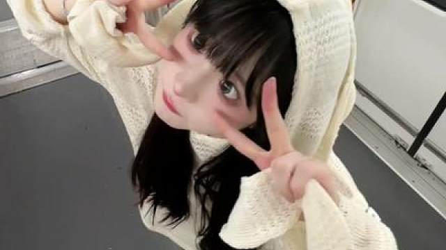 190走在路上真的看得到女孩子的发缝嘛