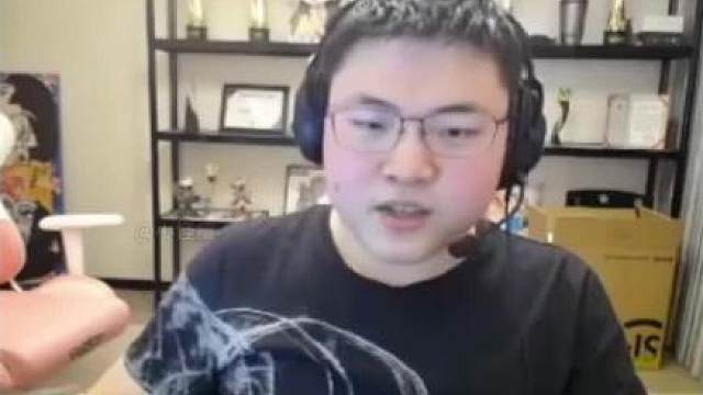 uzi正反手教育国服第一EZ寒千落，职业与绝活的差距