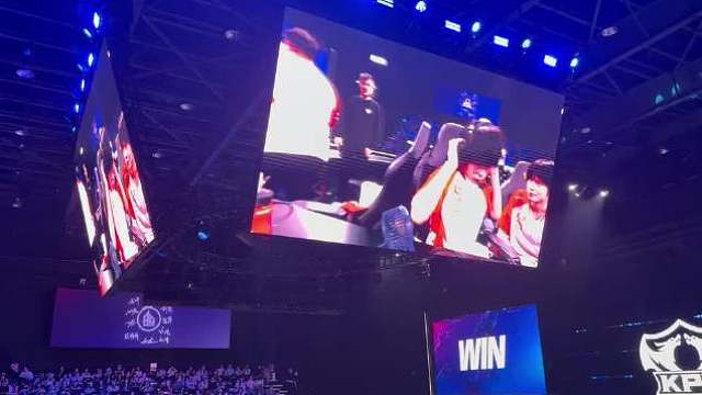 成都AG超玩会 2:3 KSG
五小红的韧性还是很强！
 ​​​